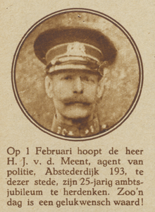 872400 Portret van H.J. van der Meent (Abstederdijk 193) te Utrecht, die 25 jaar agent is bij de Utrechtse gemeentepolitie.